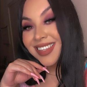 Meet your Posher, Gabriela